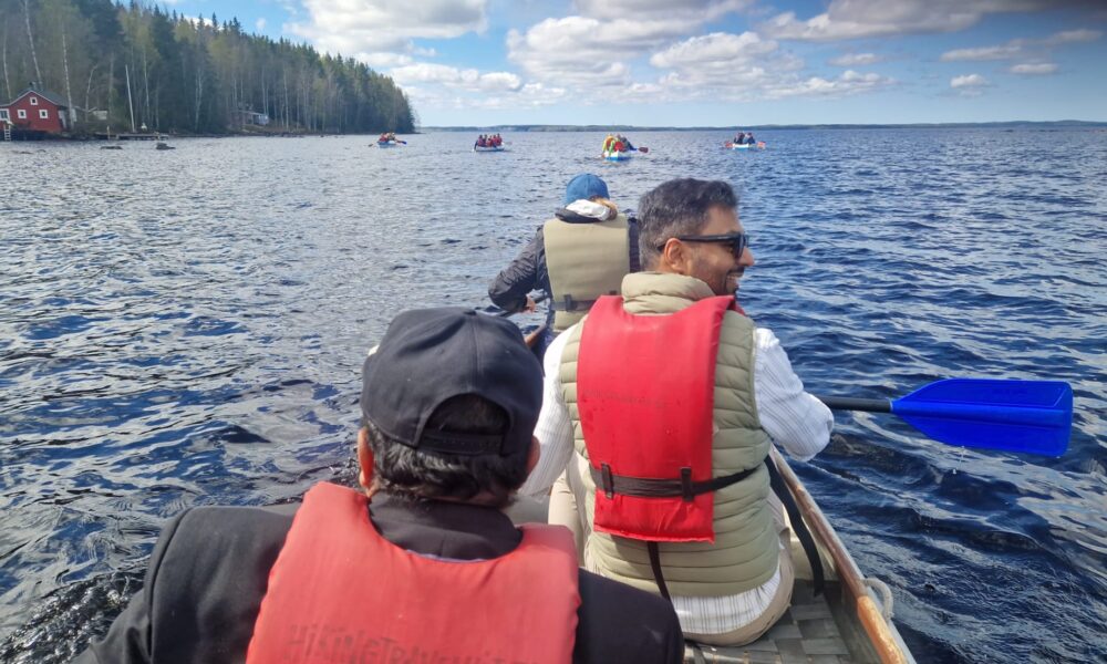 Suurkanoottimelontaa kansainvälisellä porukalla